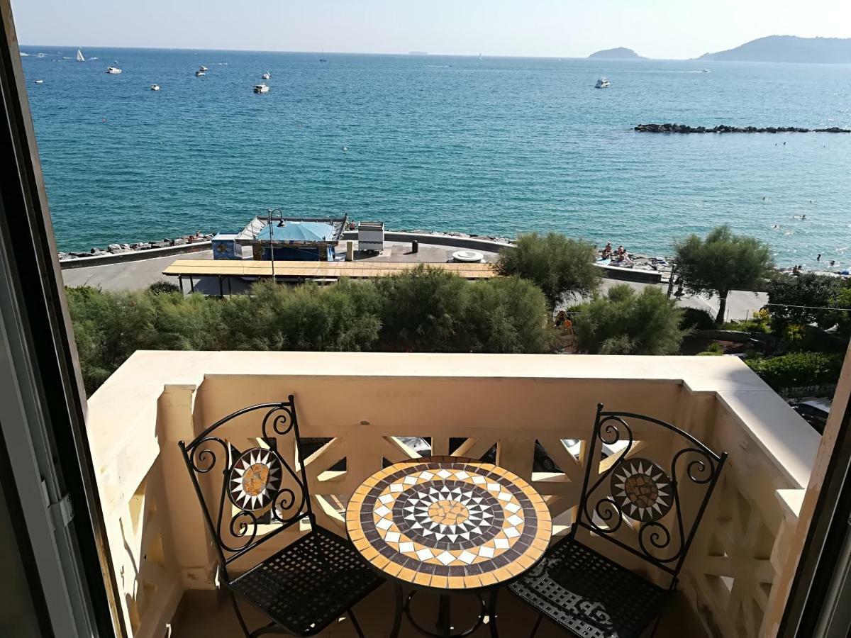 Il Faro Dei Poeti Apartment Lerici Luaran gambar
