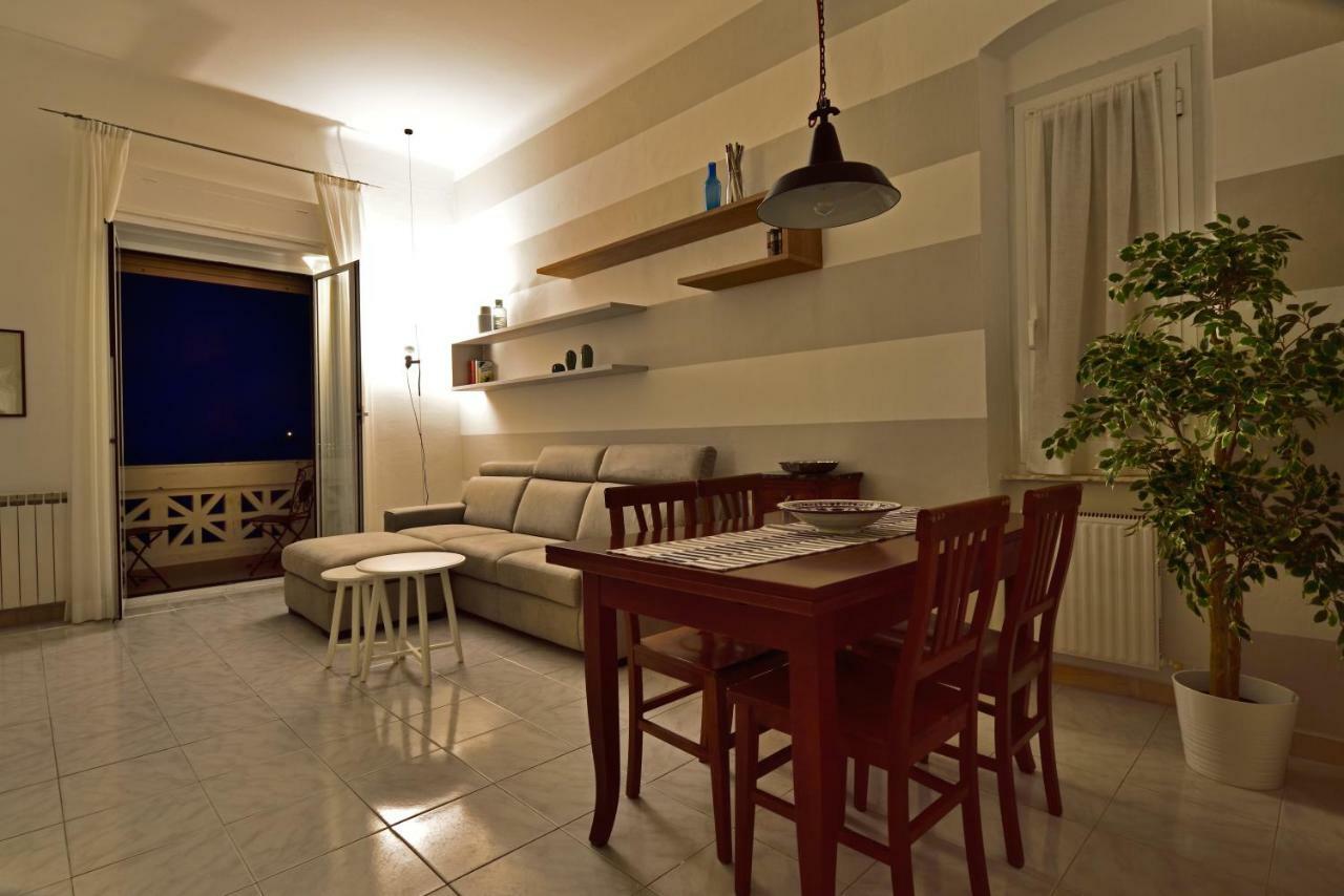 Il Faro Dei Poeti Apartment Lerici Luaran gambar