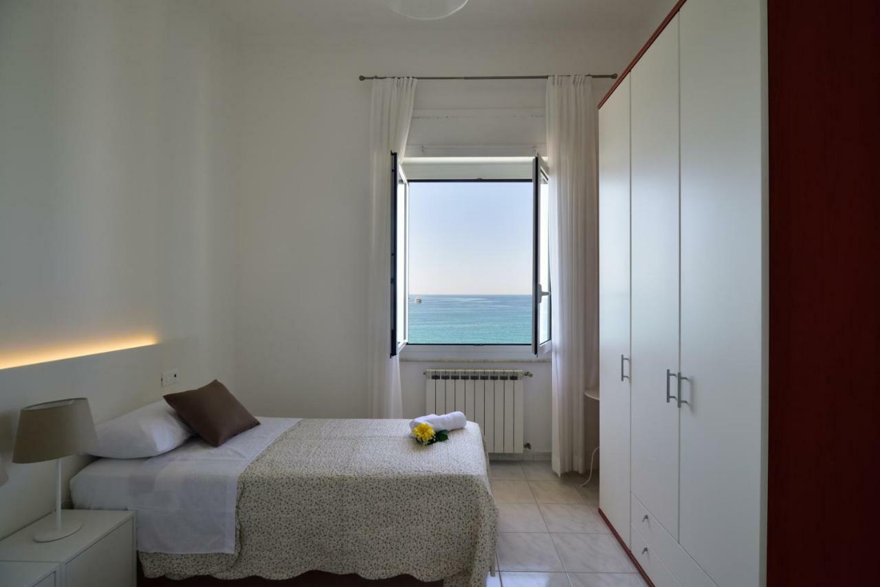 Il Faro Dei Poeti Apartment Lerici Luaran gambar