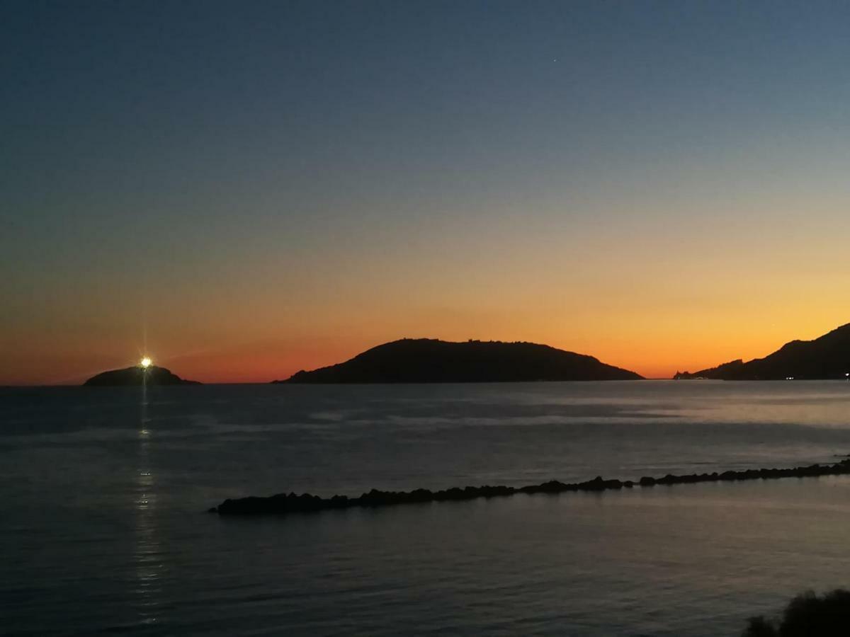 Il Faro Dei Poeti Apartment Lerici Luaran gambar