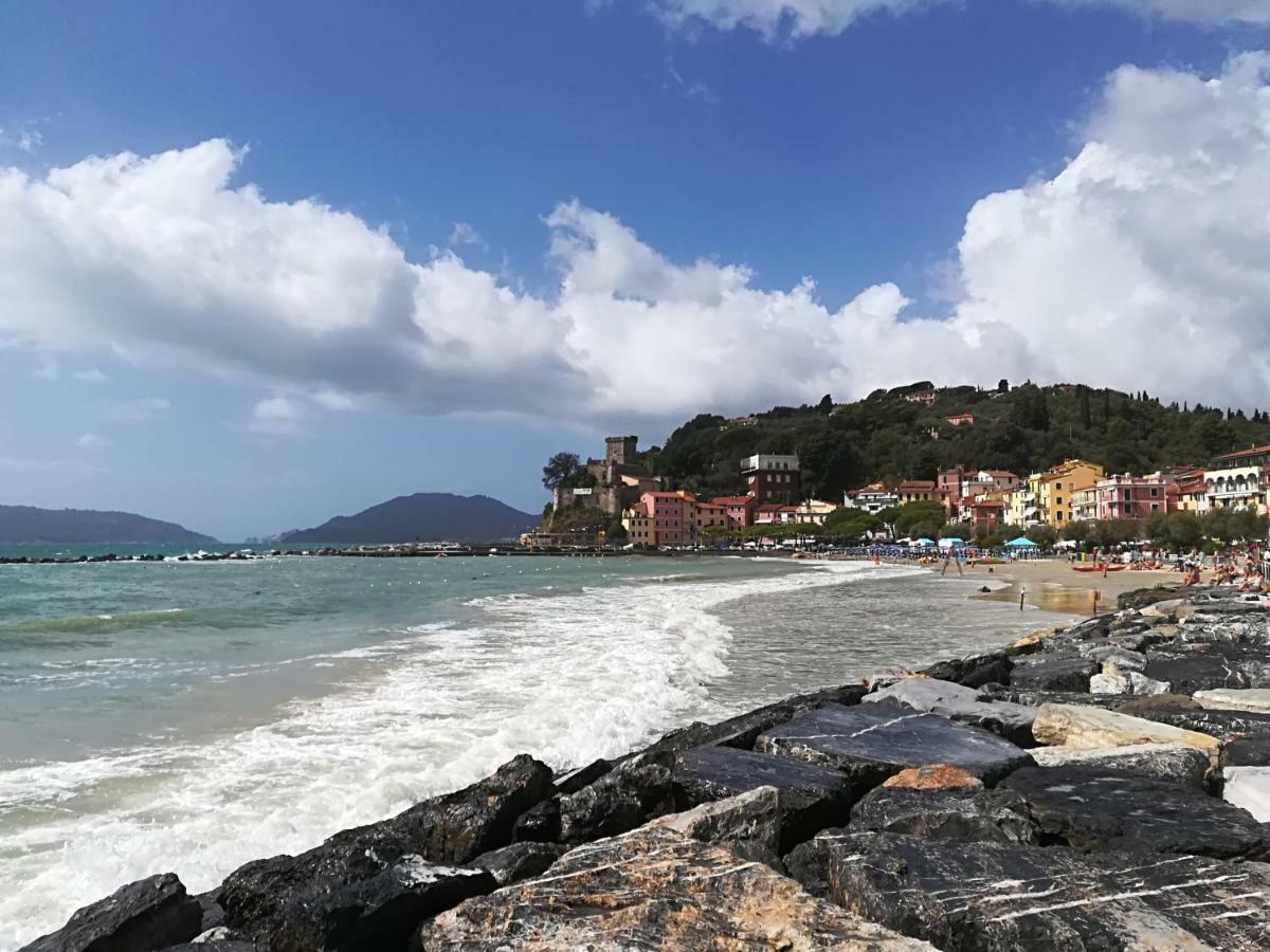 Il Faro Dei Poeti Apartment Lerici Luaran gambar