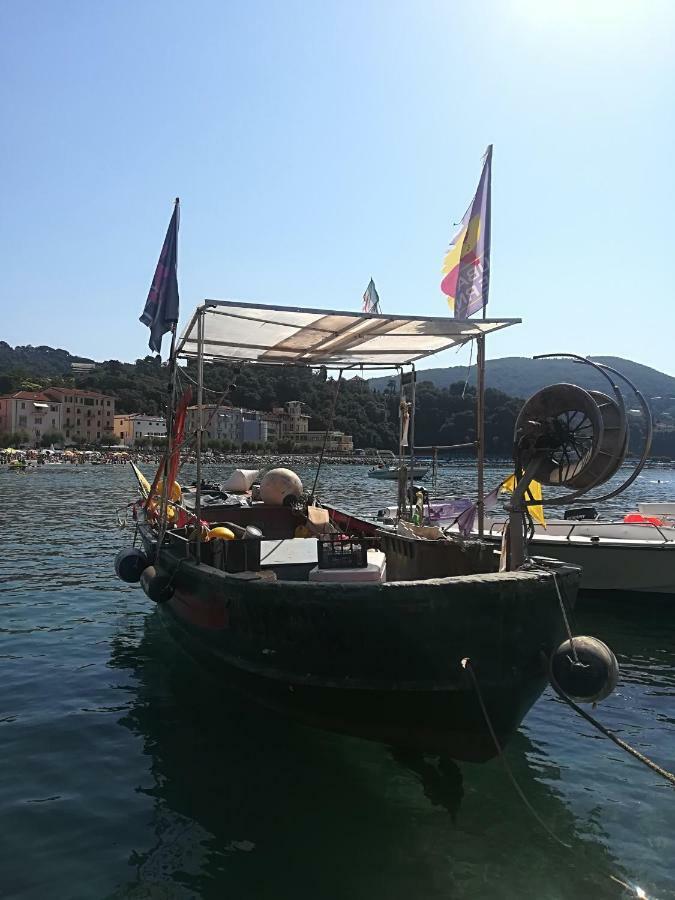 Il Faro Dei Poeti Apartment Lerici Luaran gambar