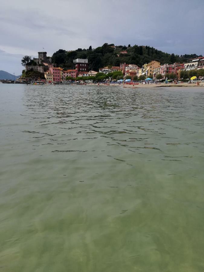 Il Faro Dei Poeti Apartment Lerici Luaran gambar